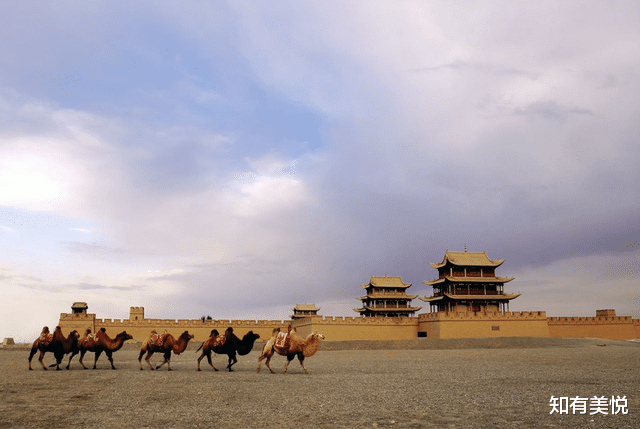 自驾|穿越沙漠、草原与林海，这12处景点，看全了大半个中国的绝美风光