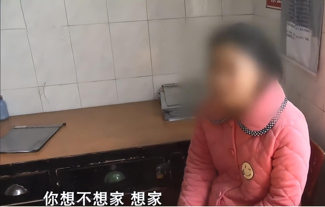 2012年,名牌大学生嫁给农民,生下双胞胎儿子后,却变得离奇疯癫