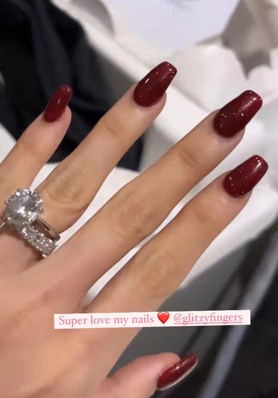 何猷君|何猷君百亿前女友再婚,八对龙凤镯过大礼,金饰堆积如山超奢华