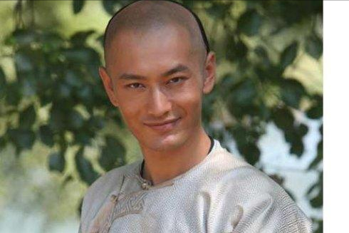 明星|明星油腻起来有多尴尬？陈志朋不系扣子露赘肉，海清让人不忍看