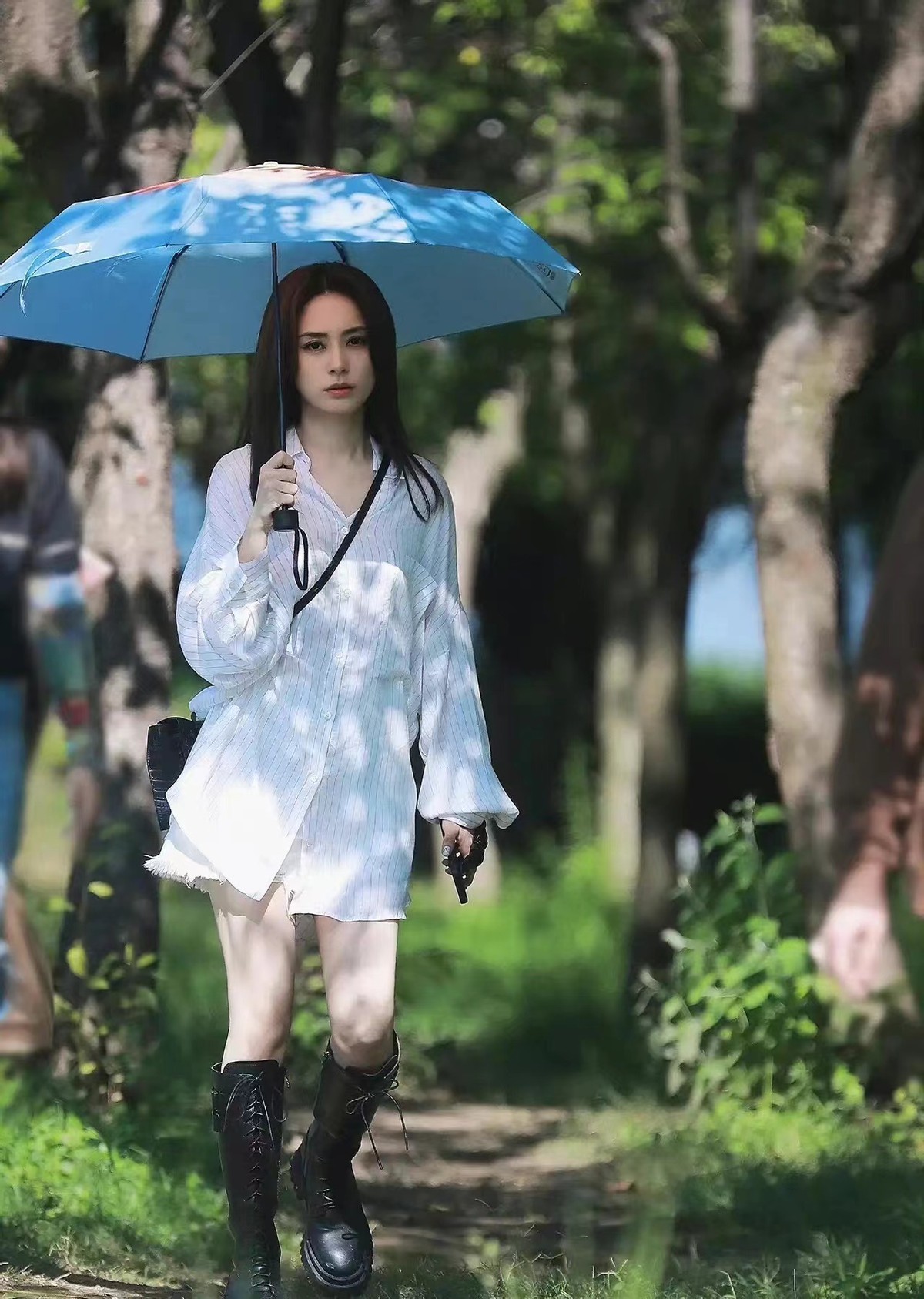 阿娇亮相再次封神！暴瘦20斤后变“校园女神”，穿白衬衣哪像41岁