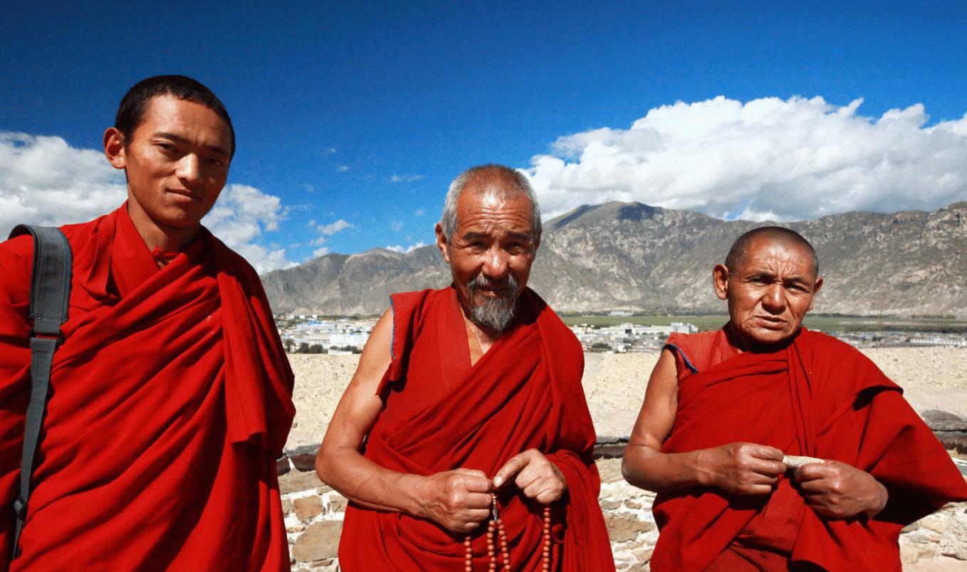 布达拉宫|为何布达拉宫的厕所300年都不打扫？僧人说出原因：它弄不脏