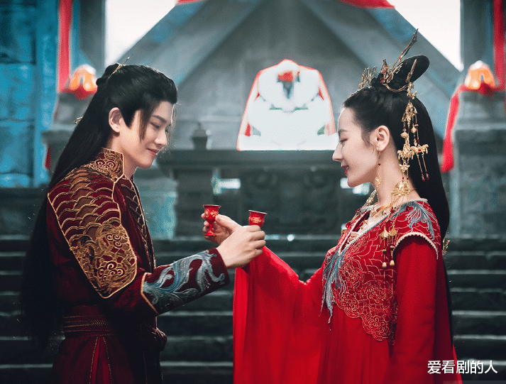 祝卿好|同是婚服，有的精致大方，让人羡慕，有的潦草应付，不能细看！