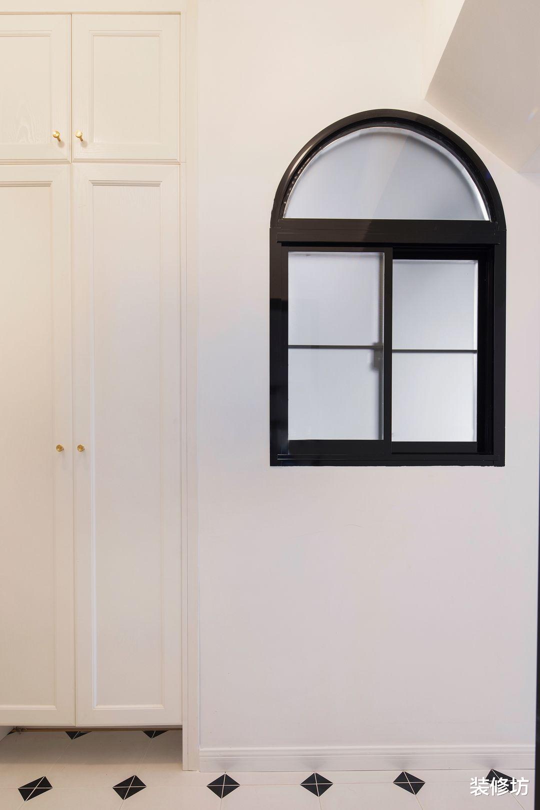 爆改48平方米一居室,实现超强开放式布局,卧室还有泡澡区