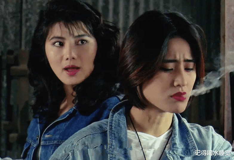 杨丽菁|武打女星杨丽菁泳池边秀身材！曲线完美，53岁皮肤白皙