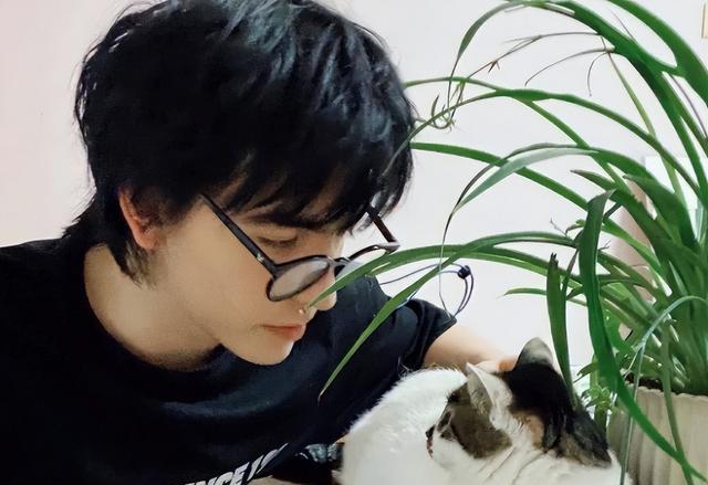 清华大学|清华“混血学霸”走红，颜值“爆表”令人惊艳，女生见了很心动