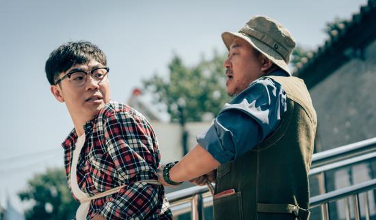 大鹏|从唱歌被骗钱，到半个娱乐圈给他配戏，大鹏背后究竟有什么人？