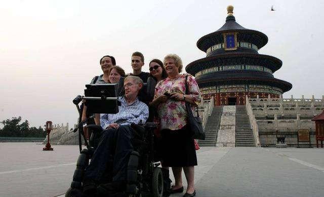 霍金曾说“秦始皇还活着,就是走不出地宫”,有什么科学依据?