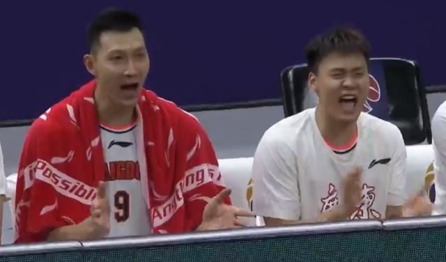 克莱·汤普森|不是快攻！强行打成了快攻！汤杰直线超车看愣阿联：你是兔子吗？