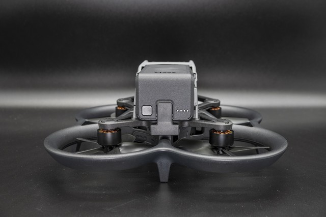 dji|大疆AVATA评测：自带桨保的飞行体验无人机 零基础上手