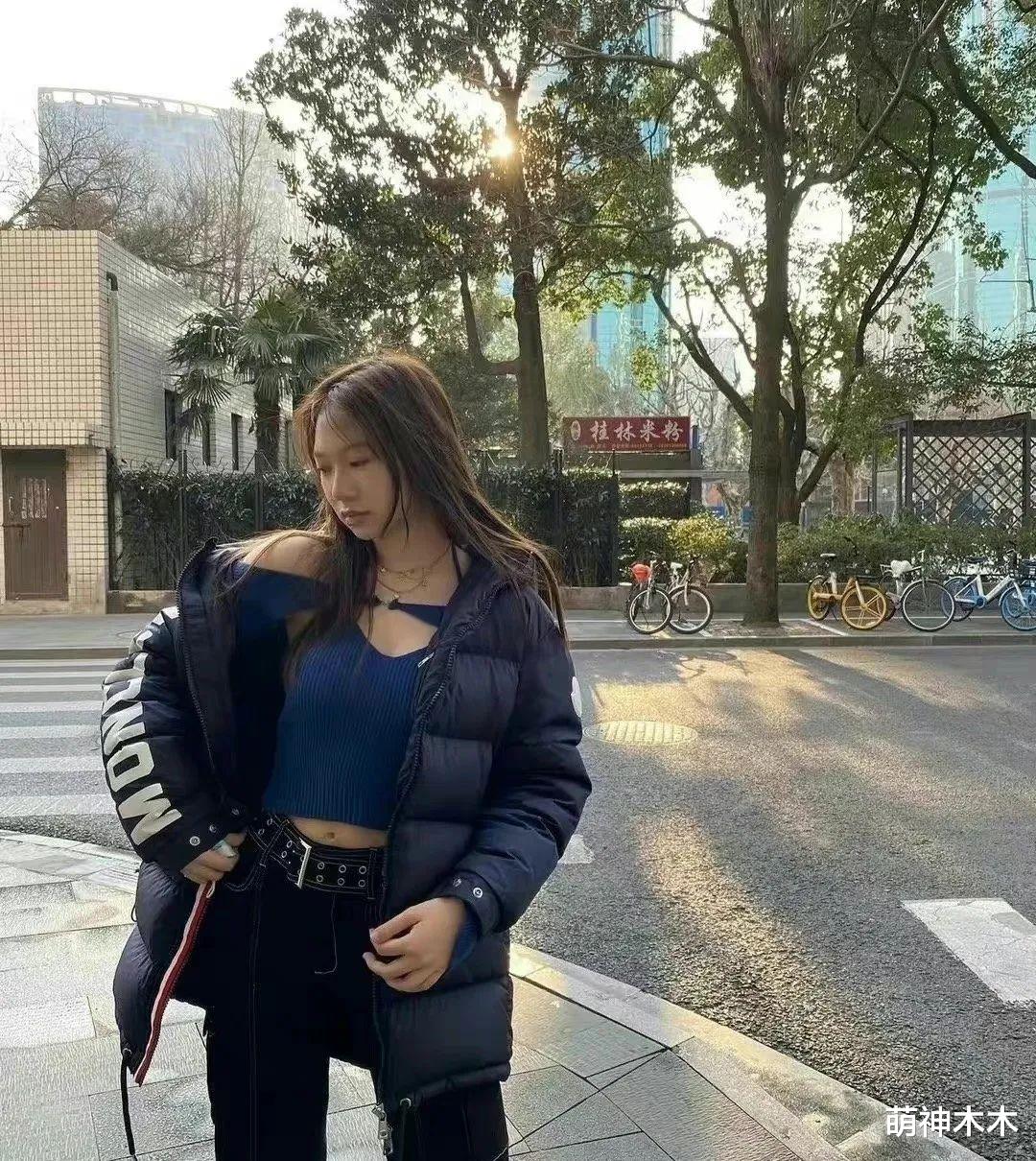 黄忆慈|星二代拼身材！黄多多曲线美，邱淑贞女儿大长腿，曹格女儿很少女