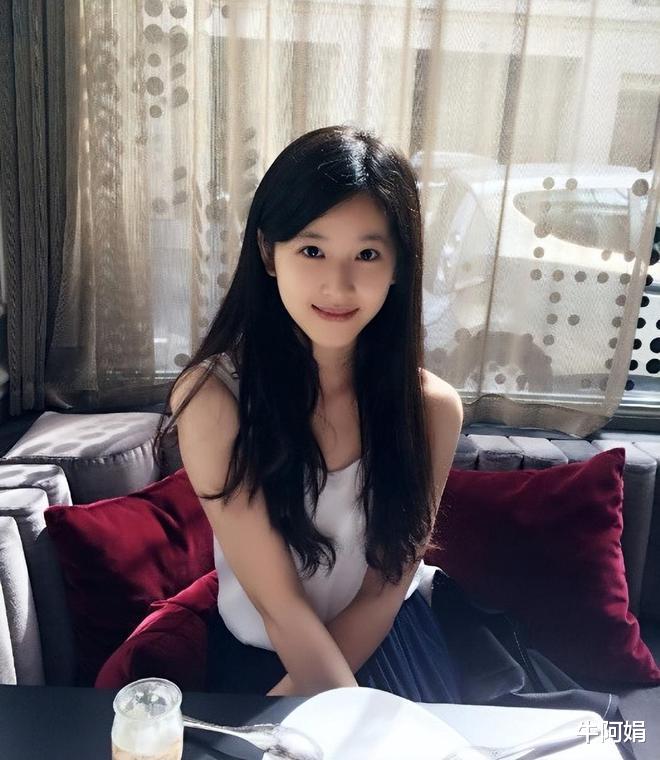 章泽天|刘强东:49岁拼三胎,与“奶茶妹妹”结婚8年,老来得子意气风发