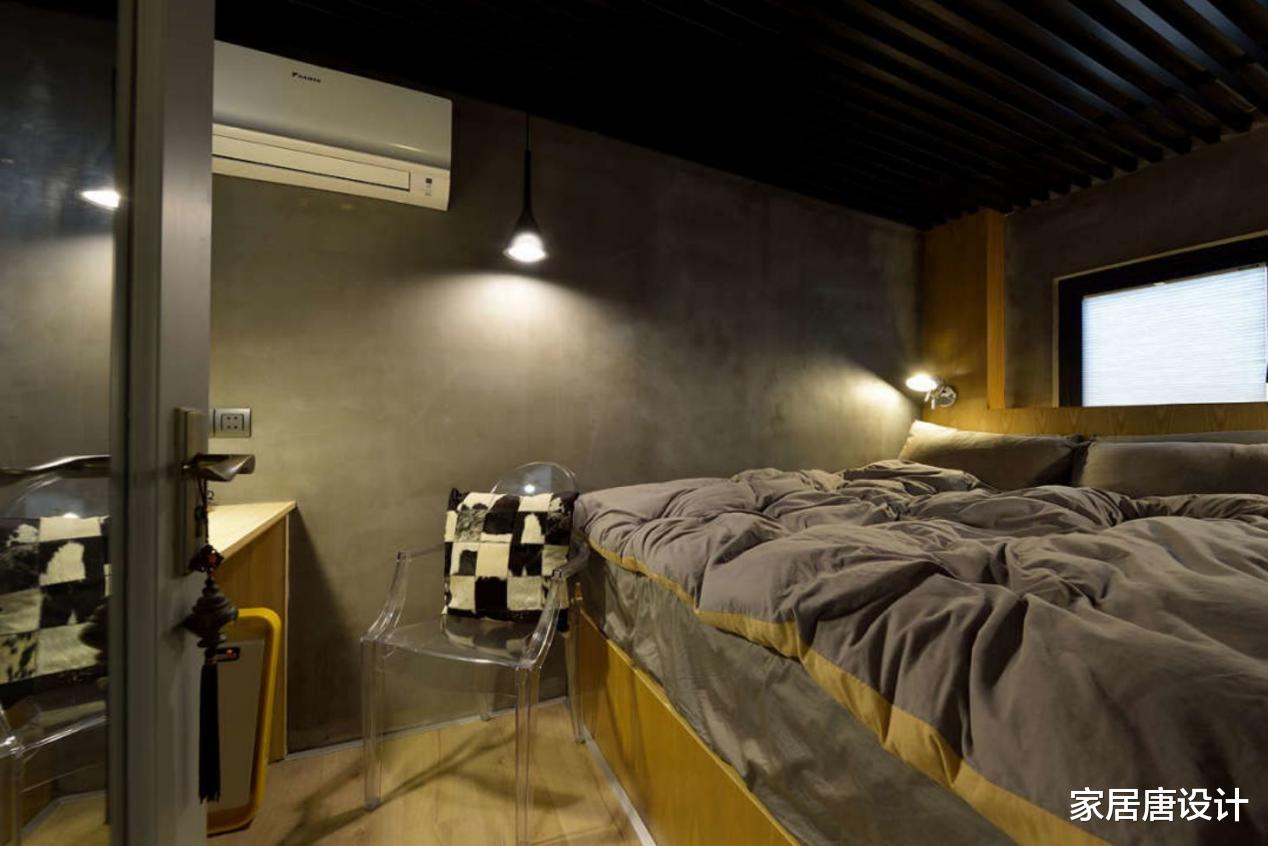 一居室的突破性改造，在客厅里可以泡澡，马桶区也暴露在外