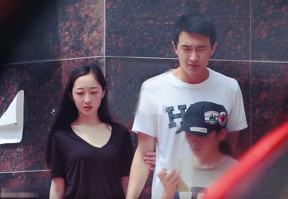 林更新|“娱乐反黑第一人”林更新:身价上亿背景强大,王思聪的车随便开