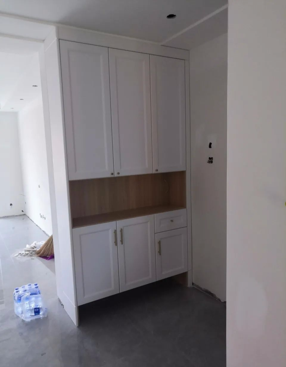 新房硬装完工,打扫干净漂亮!全屋请木工打柜子,一家人都很满意