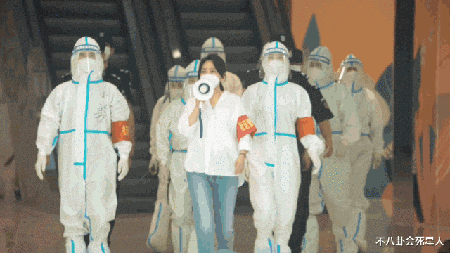 我们这十年|《我们这十年》开播，闫妮侯勇助阵，群星云集，有望成为今年剧王