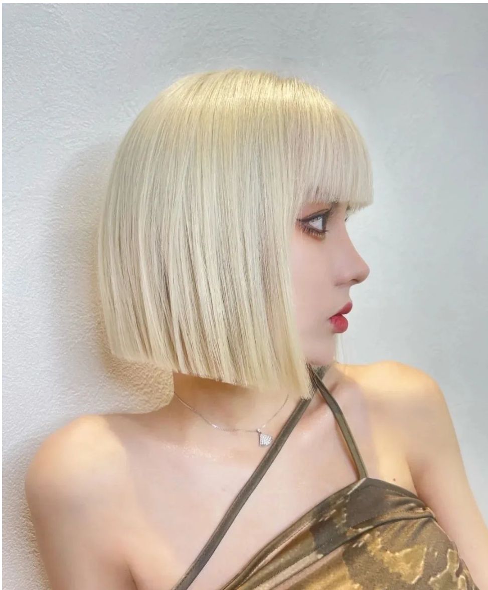 连衣裙 最火女士发型有哪些？这几种美翻了，你剪对了吗