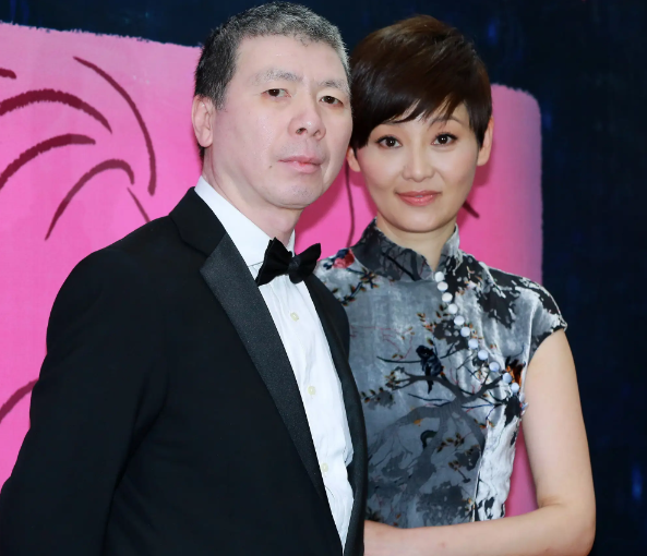 冯小刚|冯小刚徐帆夫妇移民美国，被知名媒体实锤！