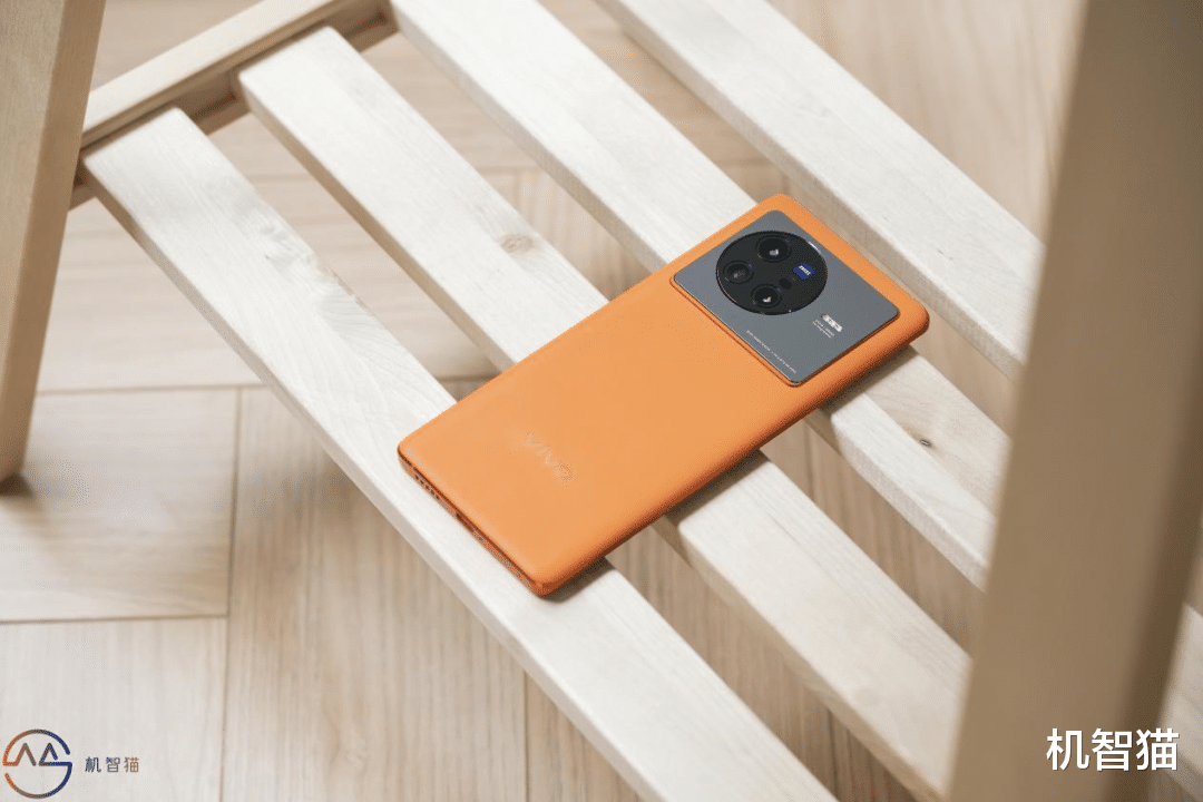 iPhone|7月编辑推荐机型：骁龙8+旗舰陆续上市，iPhone首次官方促销