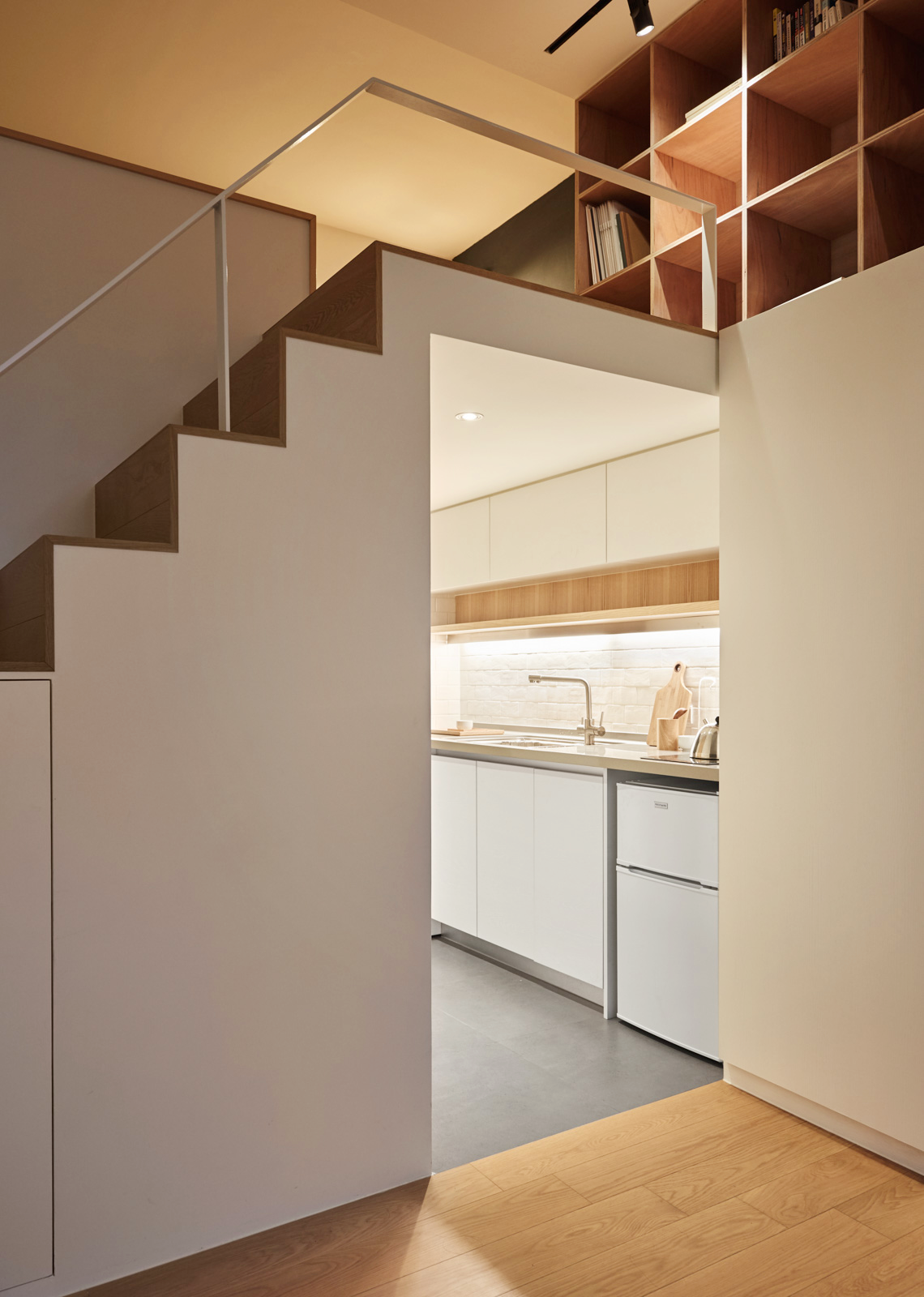 瞧瞧国外的“去客厅化”设计,30㎡的单身公寓,拥有8大功能区