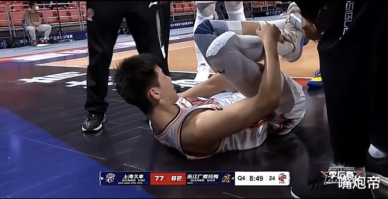 上海男篮|6人受伤，2人退赛！孙铭徽狂轰45+7单核灭上海，无敌单核约战辽宁