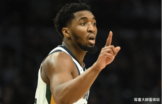 一周之前还是非卖品！1换9之后，安吉又酿大交易，去争冠吧米切尔