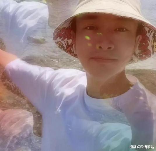 谷爱凌|baby蔡徐坤的冲浪教练，被抓包蹭谷爱凌热度，网友询问不怕被告？