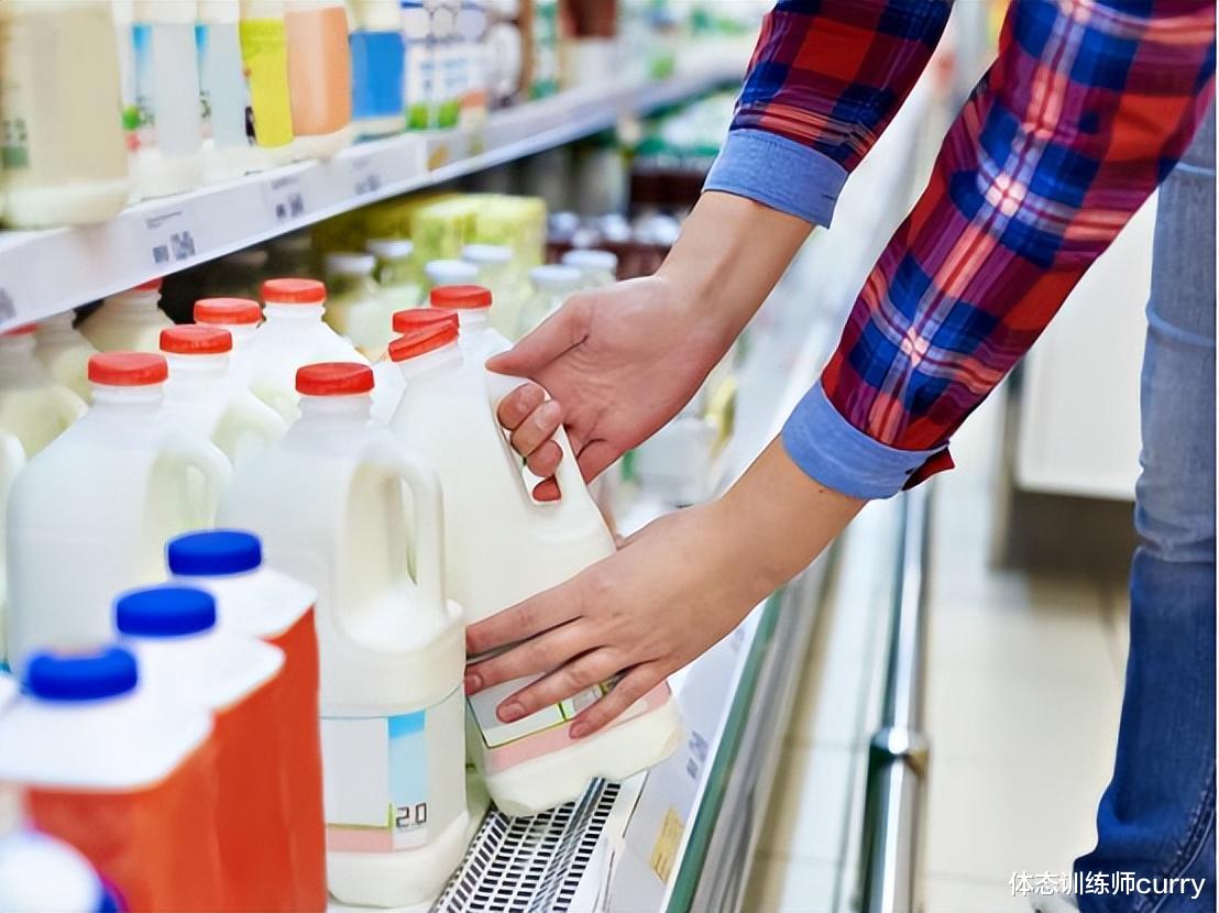 牛奶|牛奶中全是防腐剂,不仅有毒还致癌?这3种“牛奶”才真的要少喝