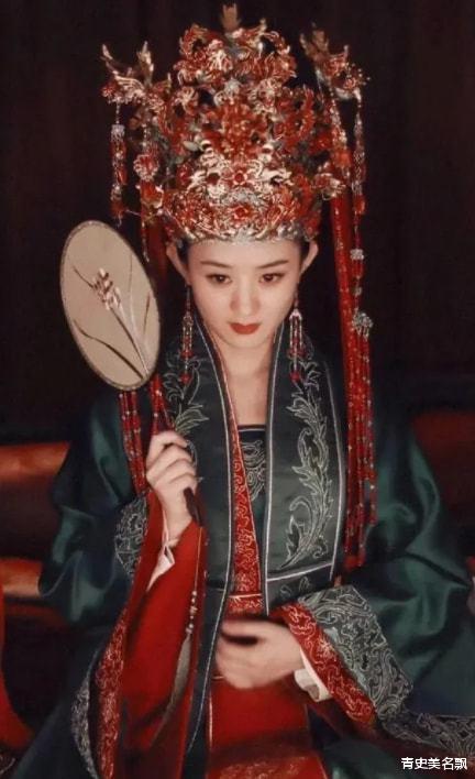 迪丽热巴|盘点娱乐圈“凤冠霞帔”10位女星，敢问哪位佳人能拿捏住你？