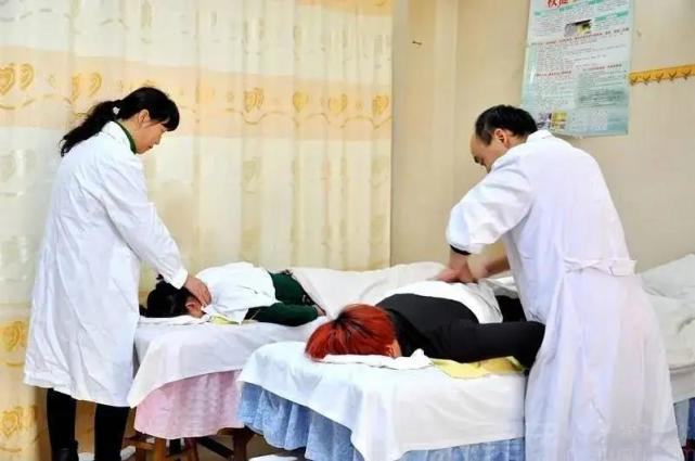 医学|国家级非遗“摸骨正脊术”传人郭华，不借助工具，徒手诊疗脊椎病