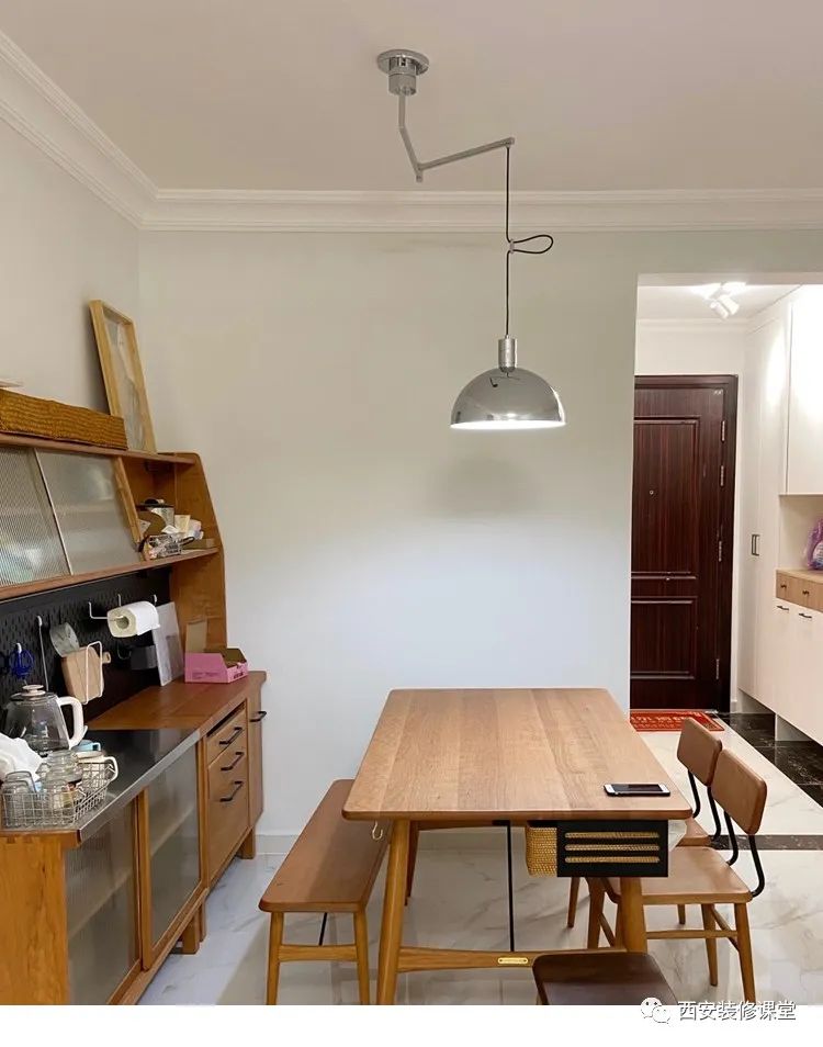 装修完了发现灯偏了，咋办？