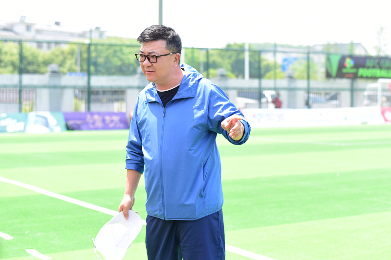 巩汉林|挑事!董路喊话巩汉林:相声小品是小儿科,要不来约一场球?