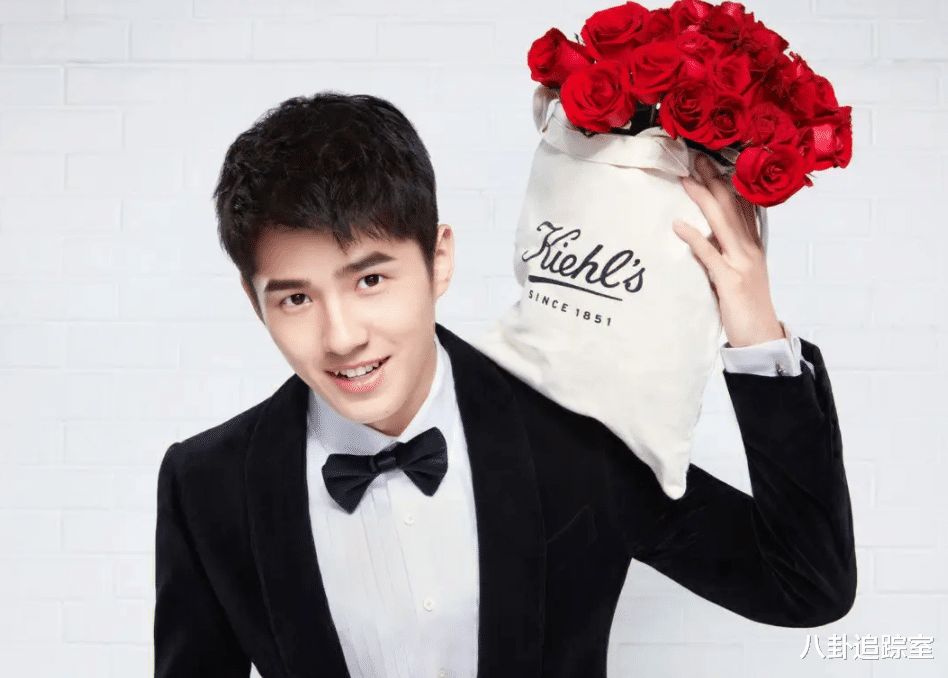 周冬雨|曝刘昊然准备买婚房!周冬雨心情大好,素颜与多位男性朋友聚会