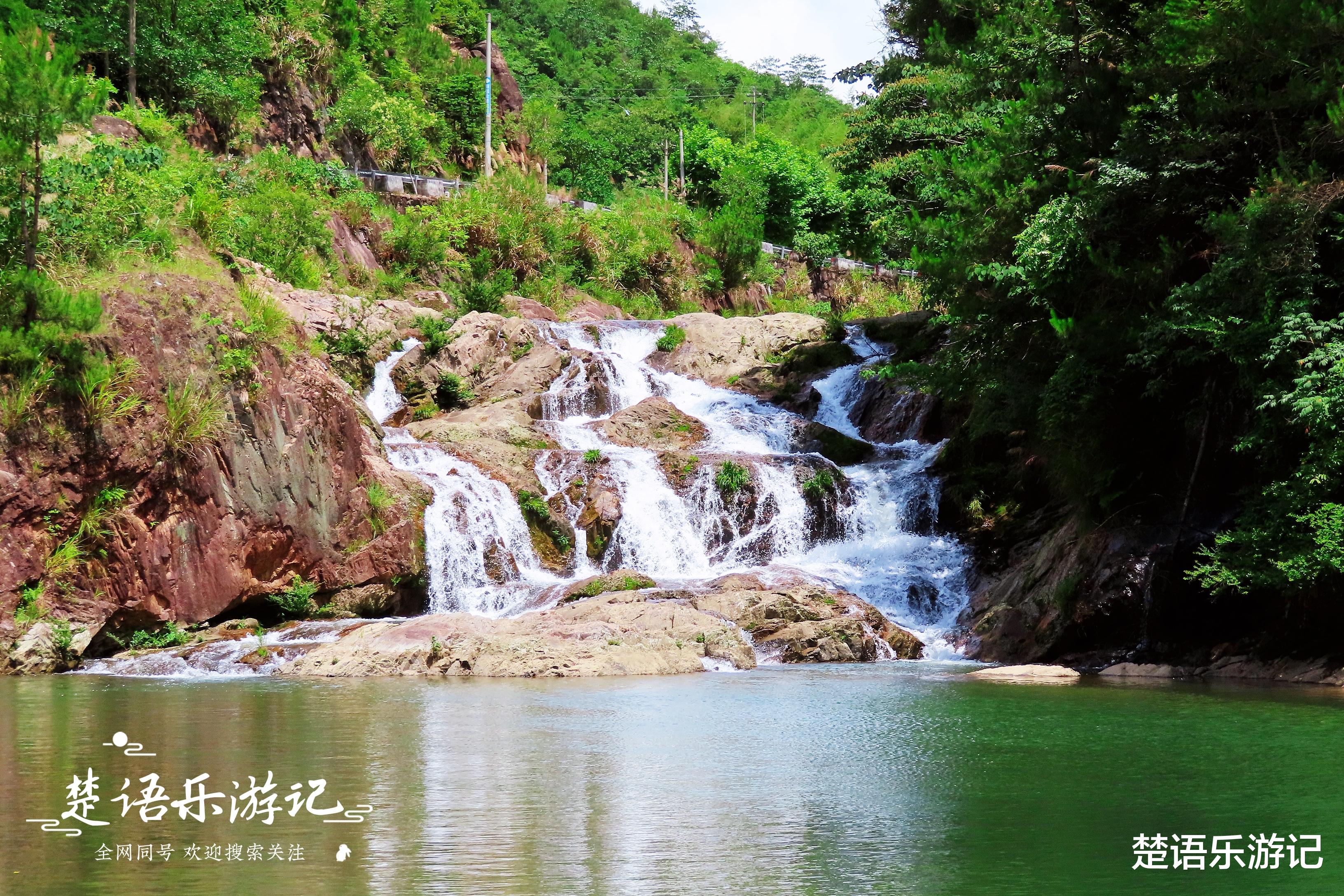 |被称为世外桃源的新昌古村，清溪瀑布真的美不胜收，竟是消暑胜地