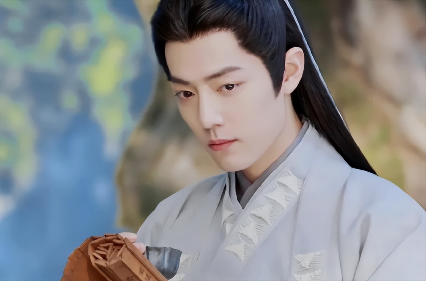 方逸伦|换剧如换脸，演完《长歌行》再演《玉骨遥》，我差点没认出方逸伦