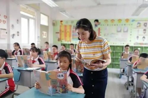 教师|在职教师晒出“真实收入”，金额引发热议，怎么和想象不太一样？