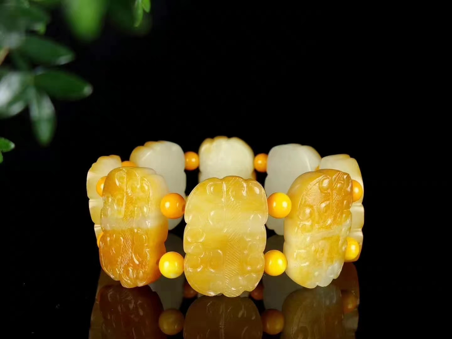 |和田玉黄皮白玉籽料手串