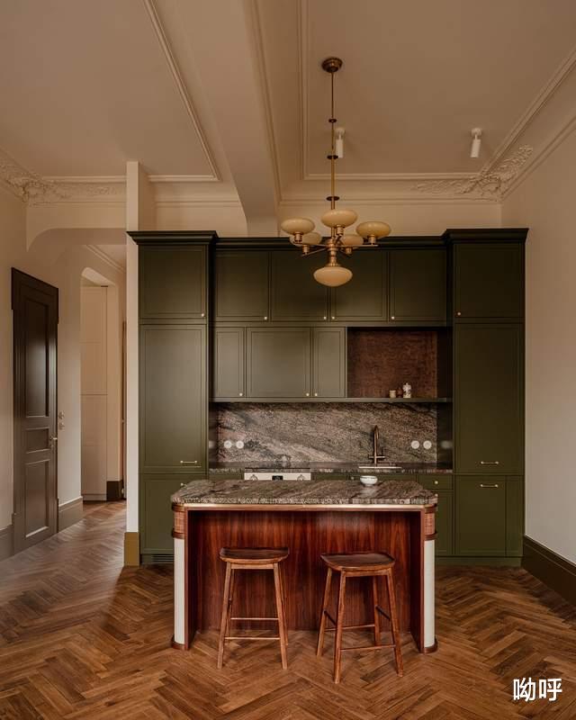 La Folie丨华沙现代主义古法公寓