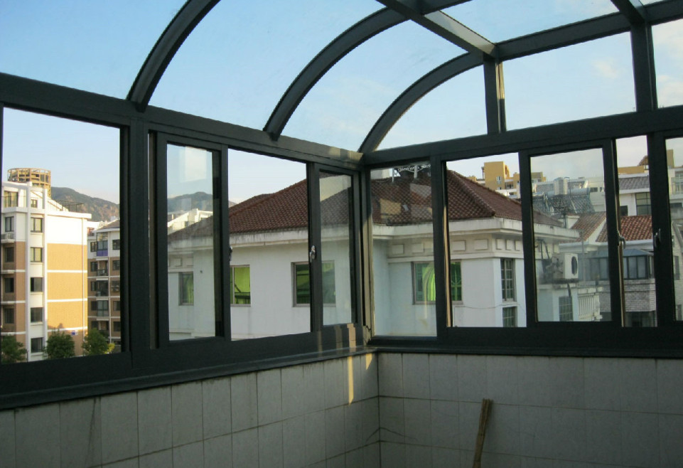 专门买顶楼,刚准备封露台,物业却称要喊城管!我装修关他何事!