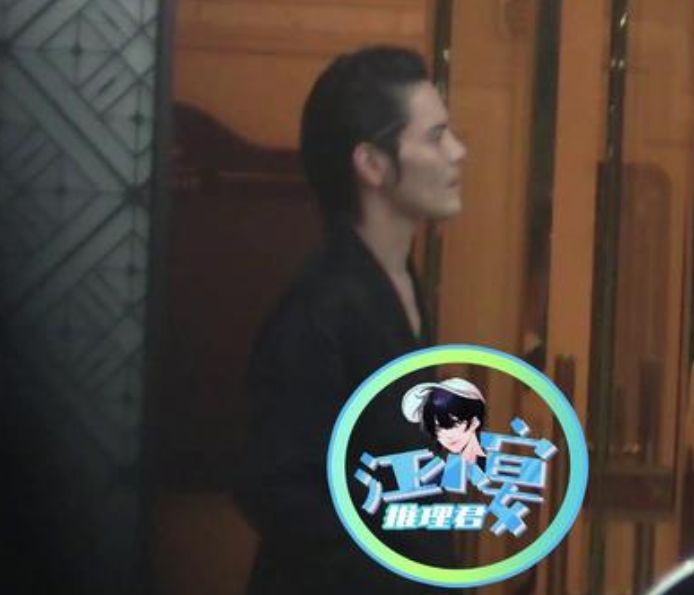 向佐|郭碧婷二胎哺乳期，向佐带酒醉美女回婚房，向太发声揭女方身份