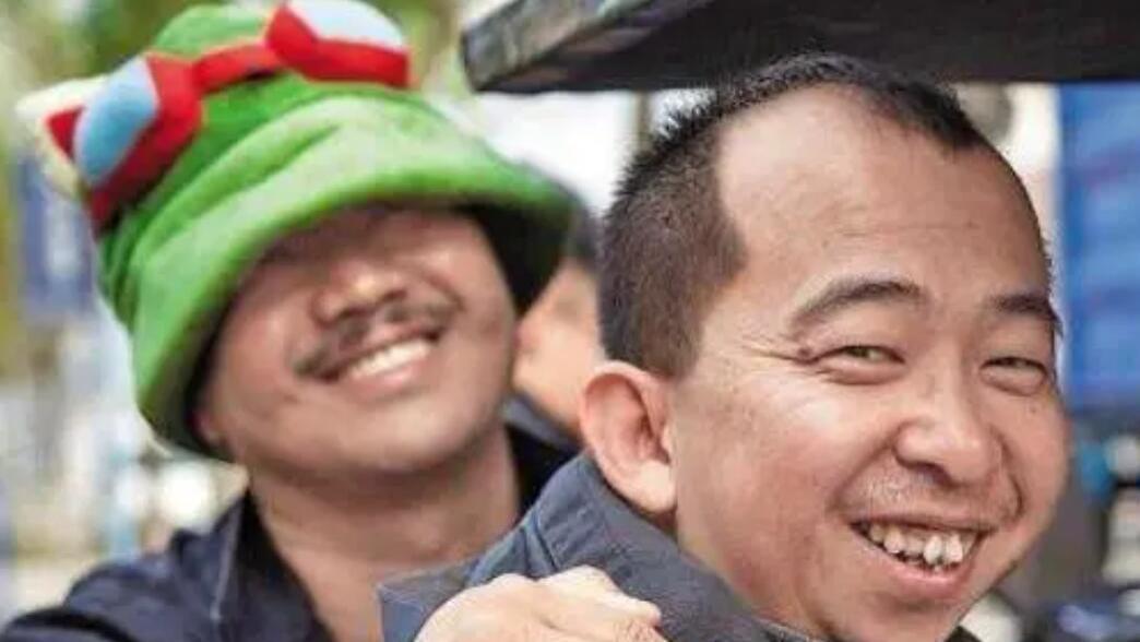 巨兴茂|靠“丑”的奇特出名，巨兴茂娶小15岁娇妻，美其名曰：改善基因