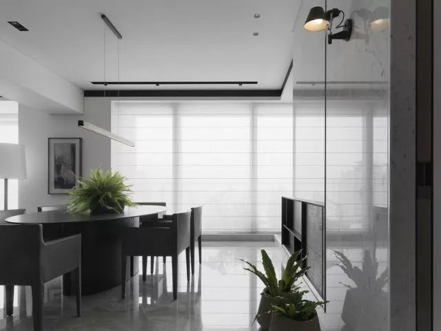 好看到爆的简约风,白色玄关收纳真强,客厅大落地窗也太赞了!