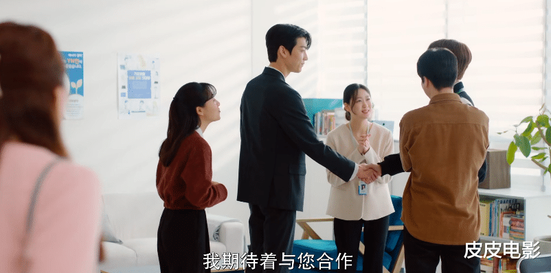 狼狗|出轨，偷情，三人行，这个女主角要改写了影史“渣女”天花板了