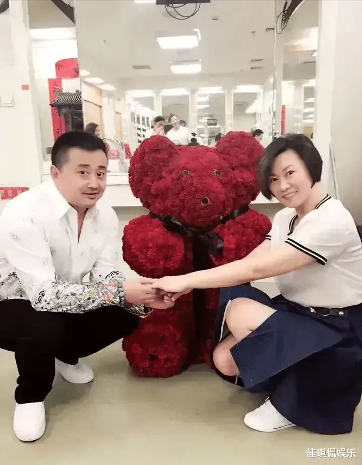 赵海燕|赵海燕生活中与戏中截然不同,依然十分年轻漂亮,有气质!