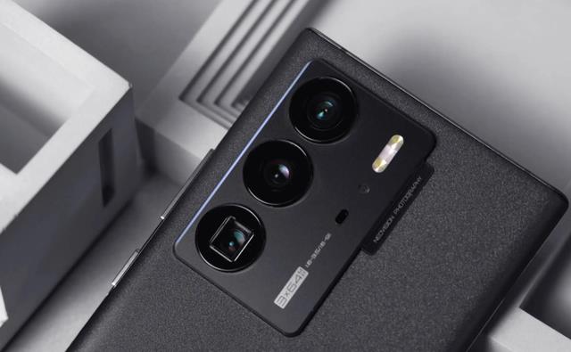 中兴|中兴Axon40Ultra：屏下设计+6400万三主摄+骁龙8，为何卖不动？