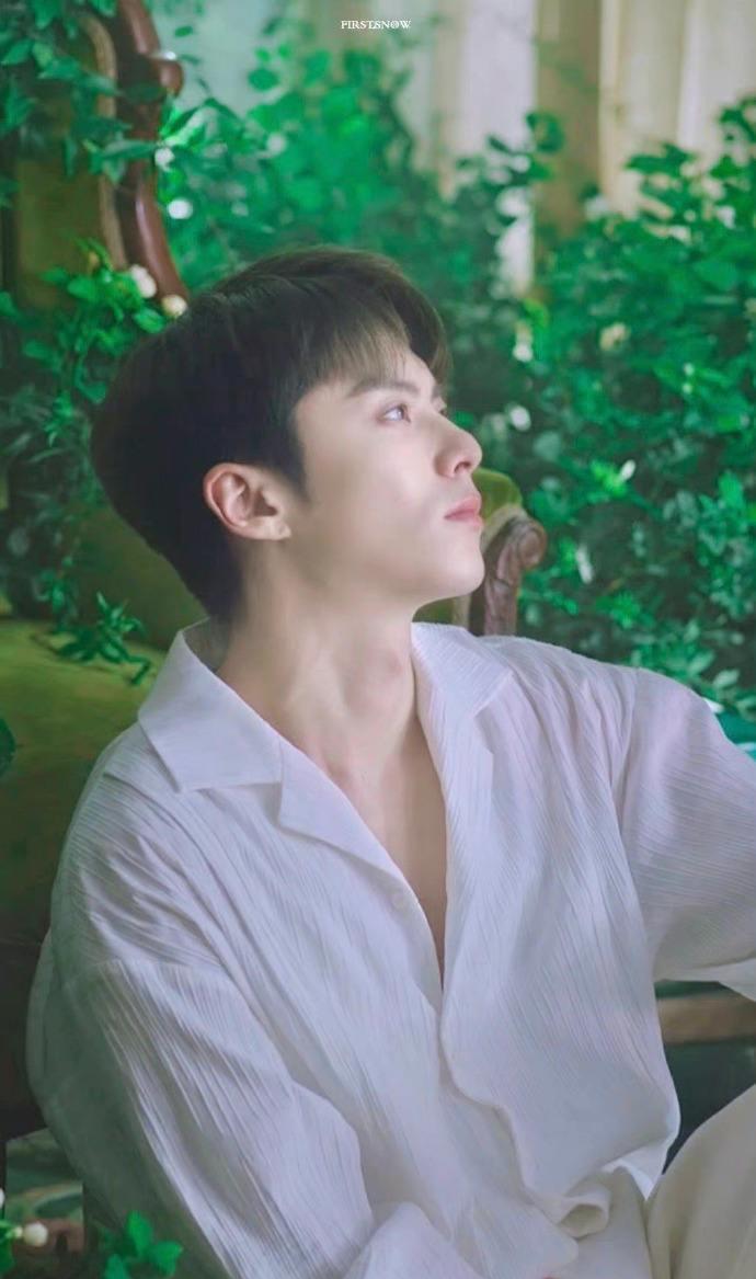 王鹤棣|王鹤棣最新产品代言拍摄花絮，谁来管管这个男人