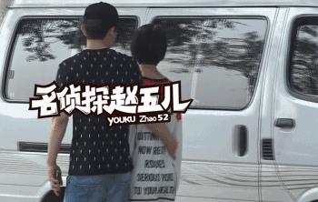 金晨|被路人拍到的金晨素颜照惊到,瘦得像竹杠,巫婆鼻太显眼