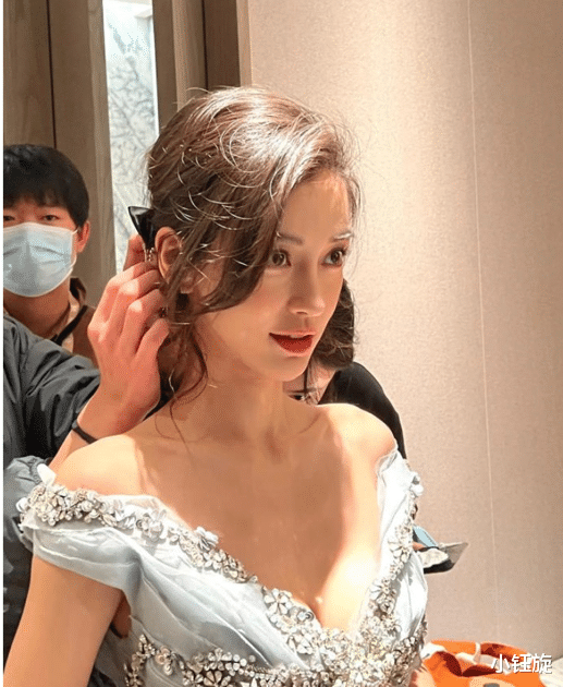 滤镜|baby后台无滤镜曝光果然天生丽质，只是坑坑洼洼的后背让人看不懂