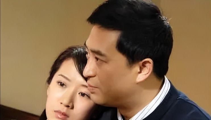 宋思明|《蜗居》:金钱和道德二选一,25岁的海藻终究踏上了悲剧的开始