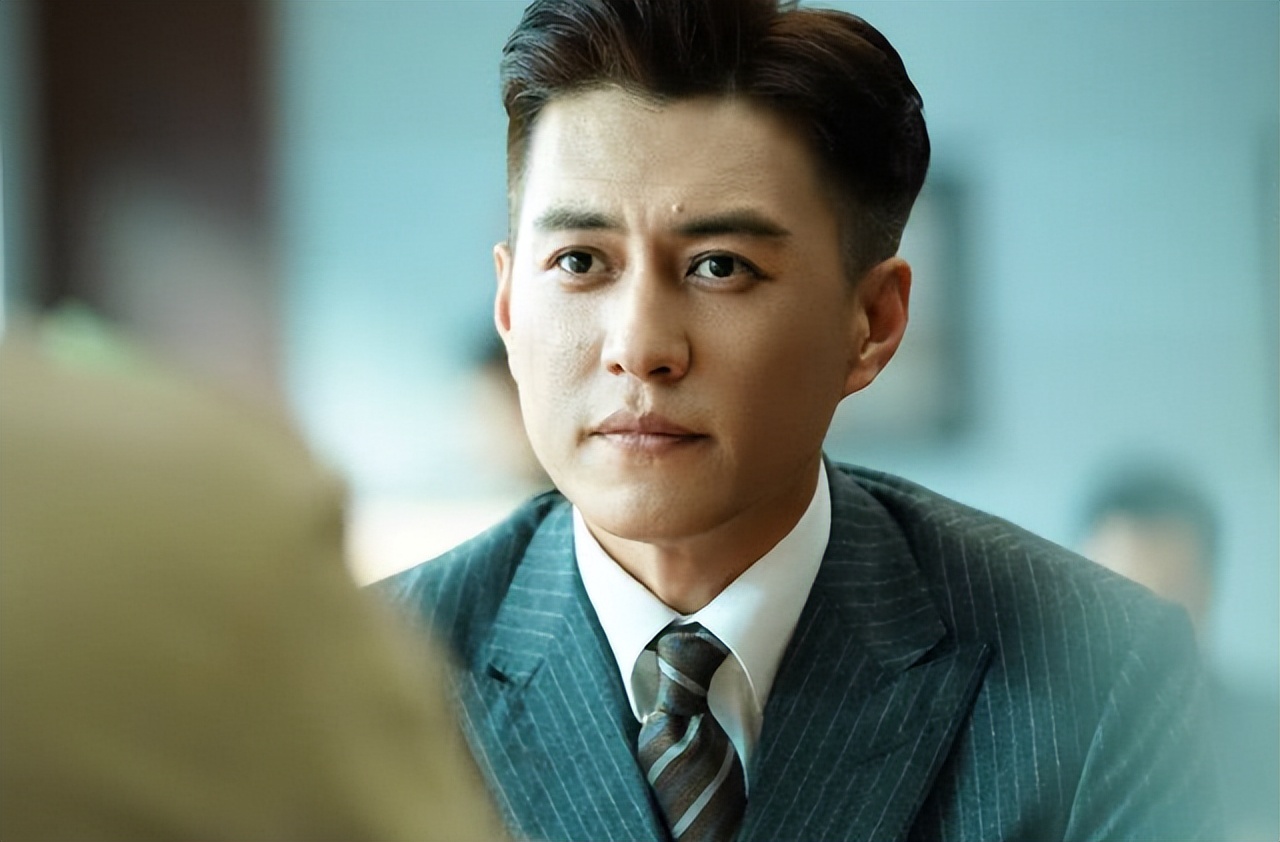 靳东|《林深见鹿》首发剧照,靳东太帅,李小冉迷人,女配颜值成为焦点